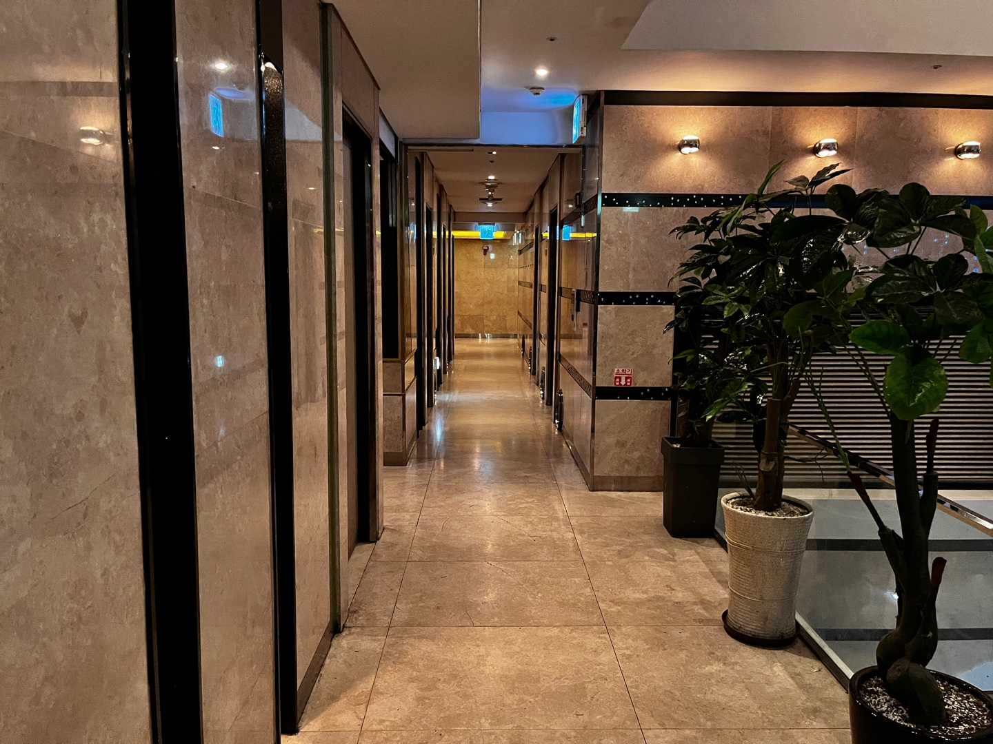 강남 유앤미 셔츠룸 03